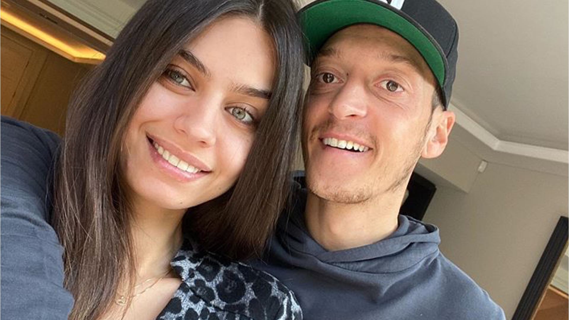 Amine Gülşe ve Mesut Özil’in son hali şaşırttı!