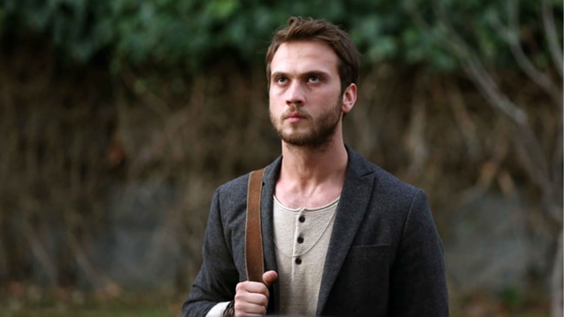 Aras Bulut İynemli'den çok konuşulacak poz