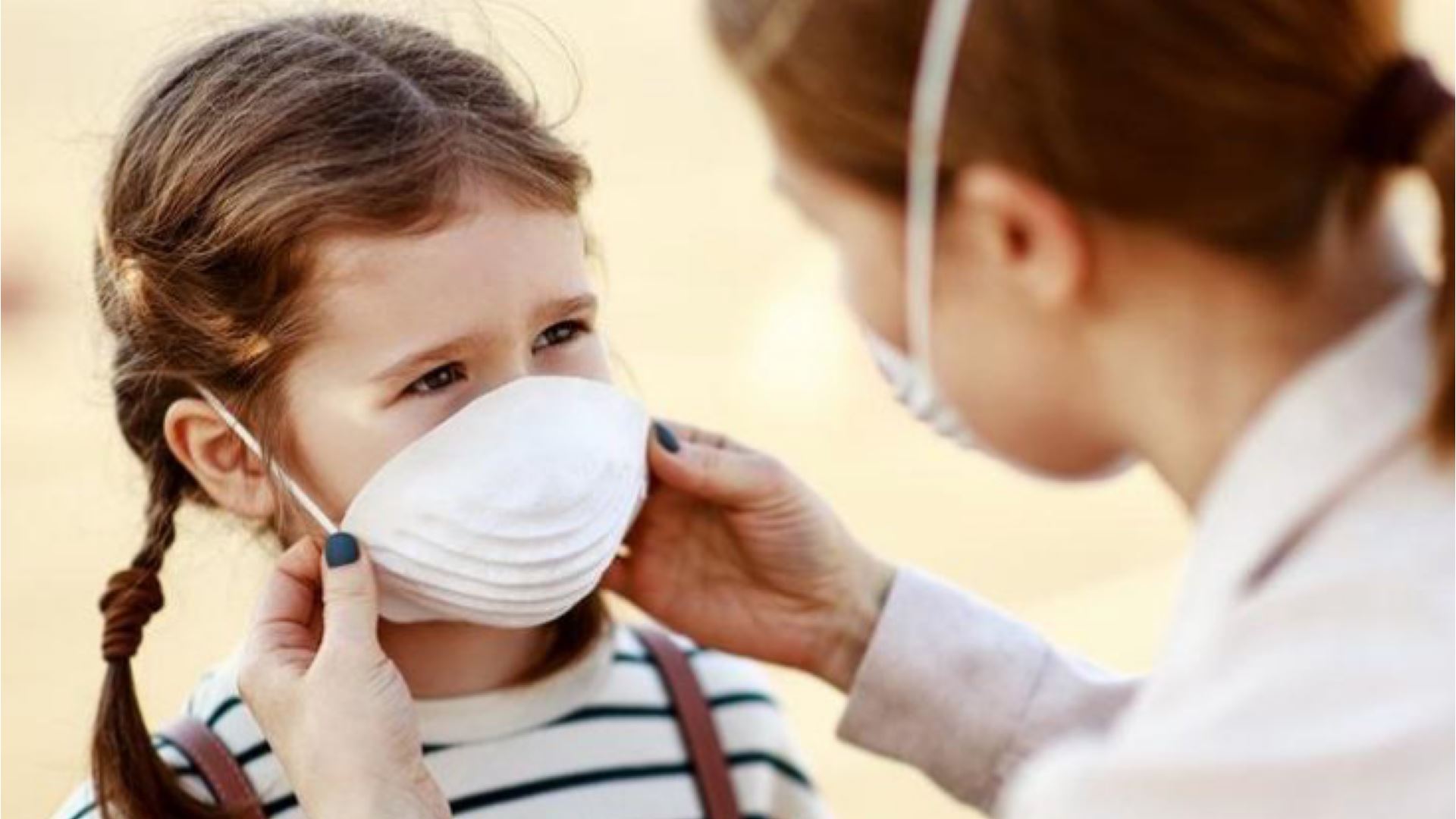 Заболеваемость среди детей. Дети быстро заражаются. Ребёнок плачет в детском саду. Ребенок болеет. Грипп опасен для детей.