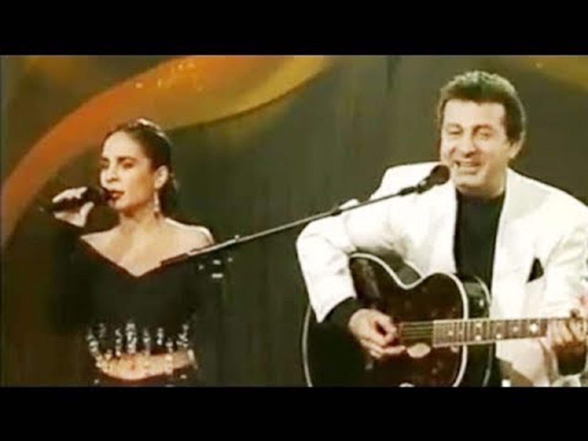 Demet Sağıroğlu: Kayahan bana siyah çelenk yolladı