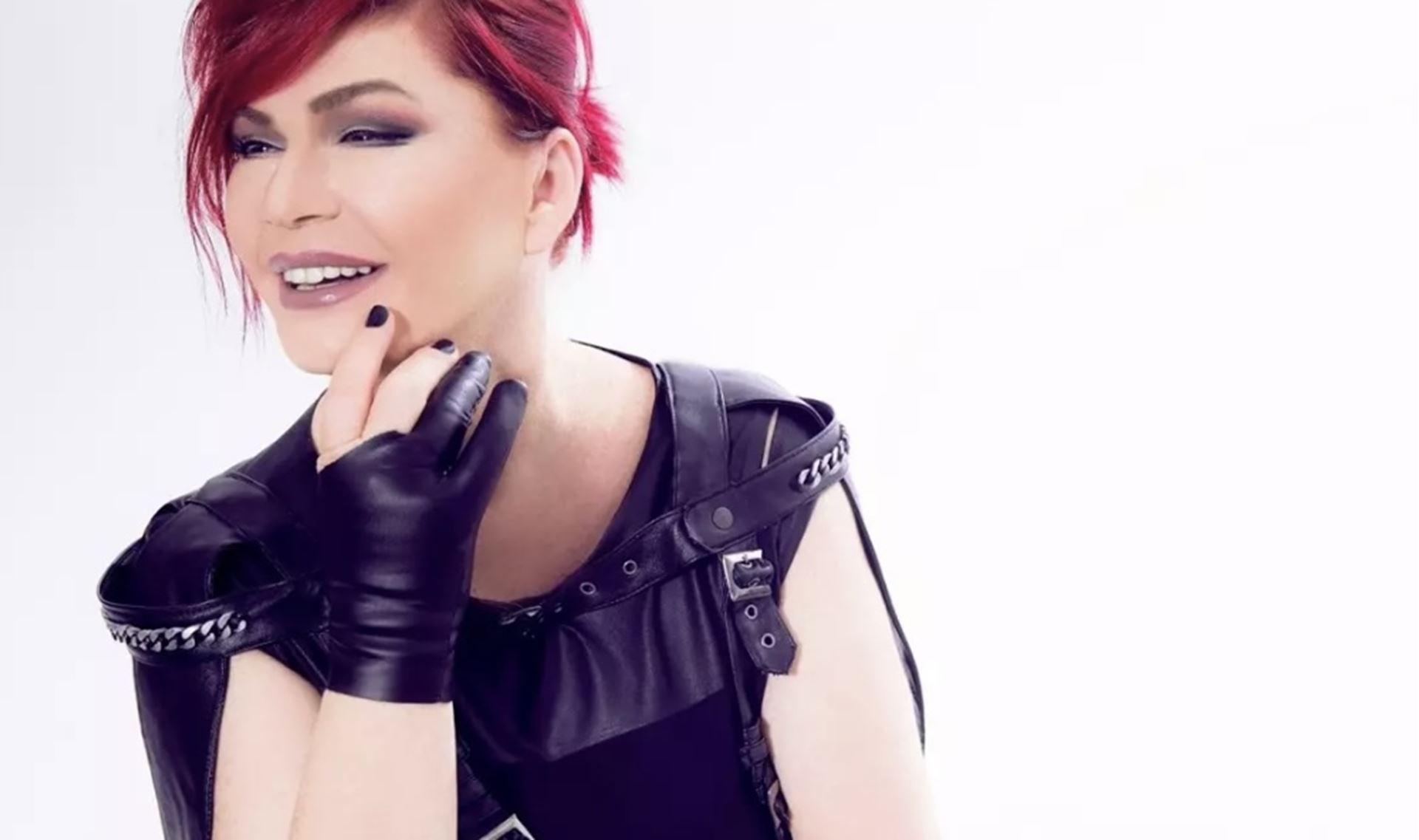 Emel Müftüoğlu gençlik fotoğrafını paylaştı: Bilin bakalım ben hangisiyim?