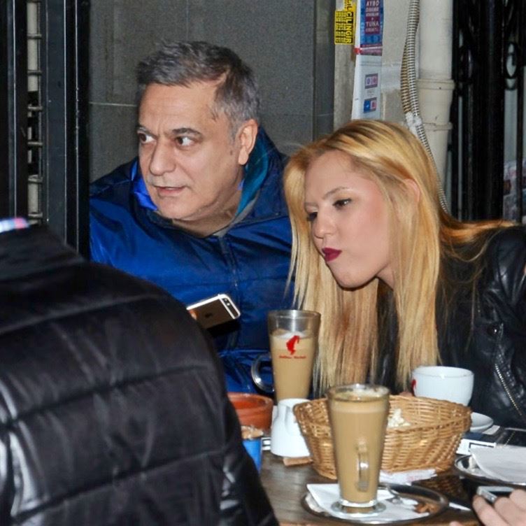 GENÇ KIZ ARKADAŞIYLA KAFETERYAYA GİDEN MEHMET ALİ ERBİL�E BÖYLE LAF