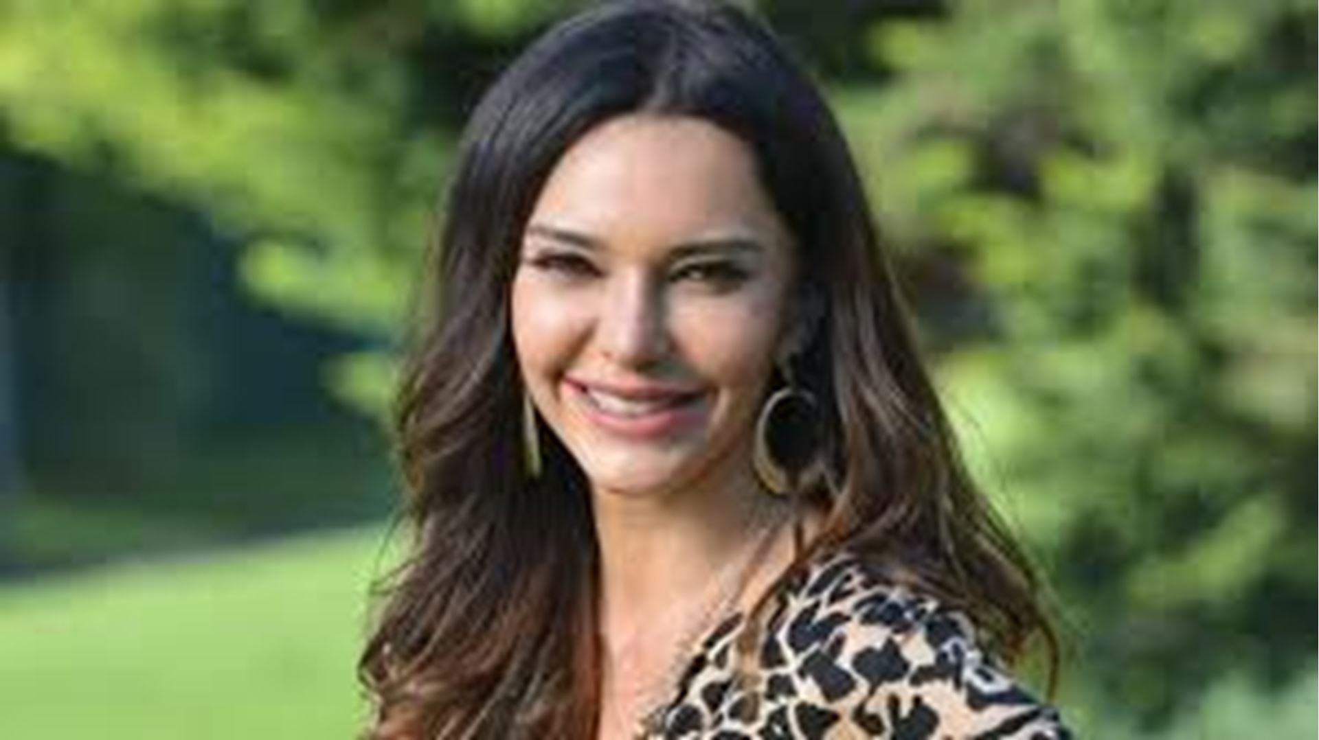 Hande Ataizi Arabamı sattım, toplu taşıma kullanıyorum!