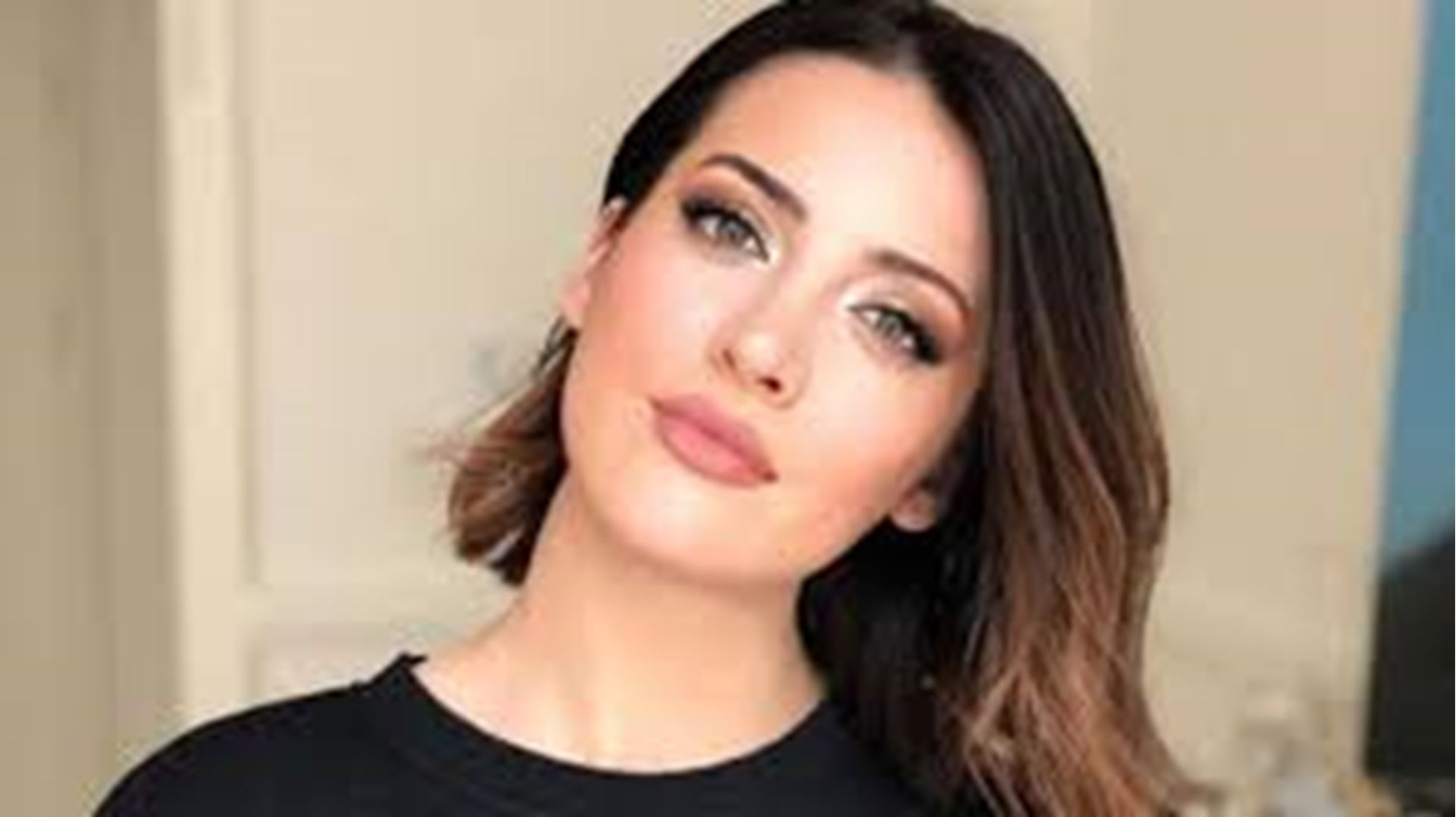 İrem Sak kimdir?