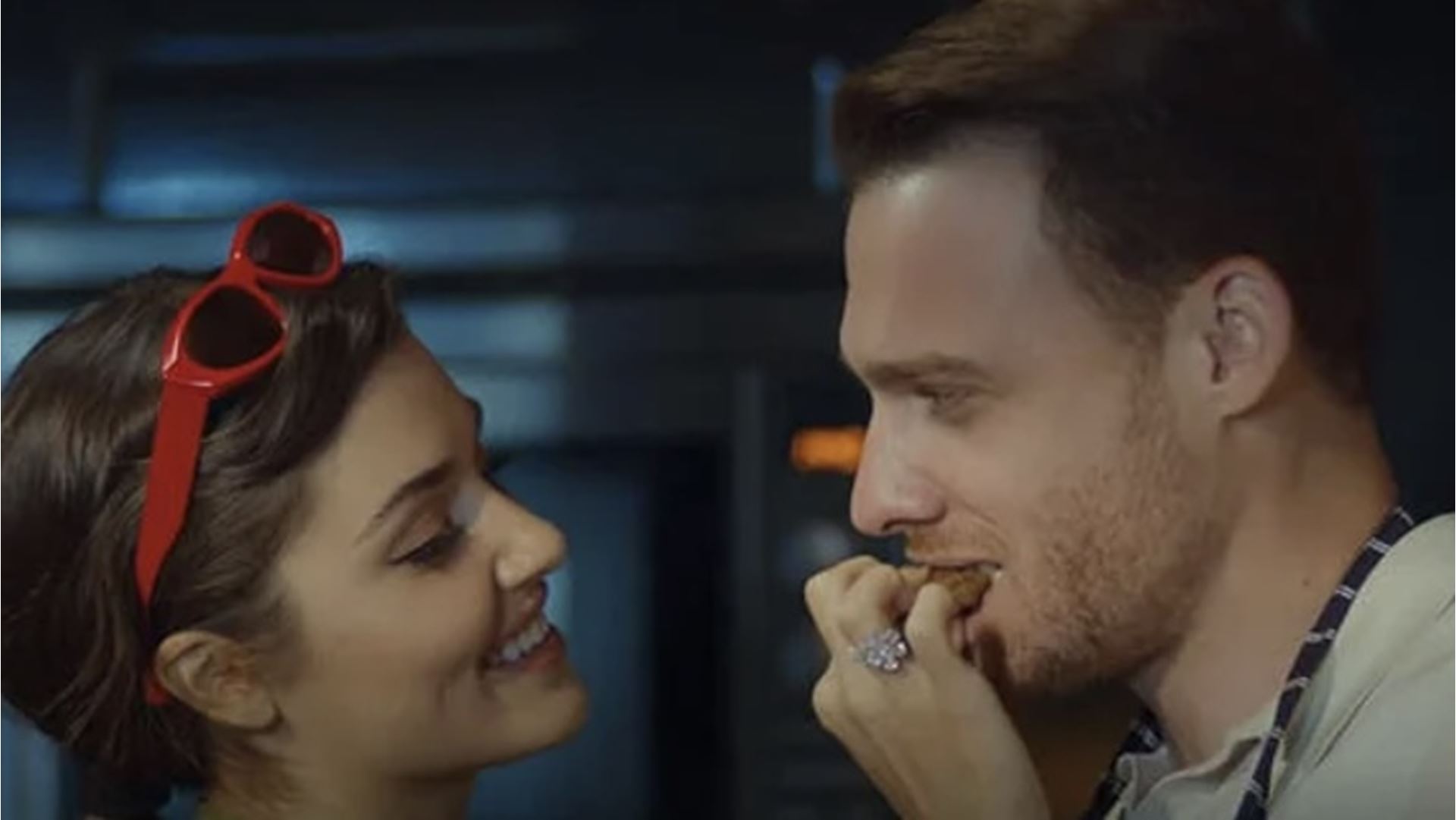 Эда йылдыз и серкан болат. Эда и серкан любовь. Эда иди эда. Скркпн бадат и эда. Серкан болат и эда.