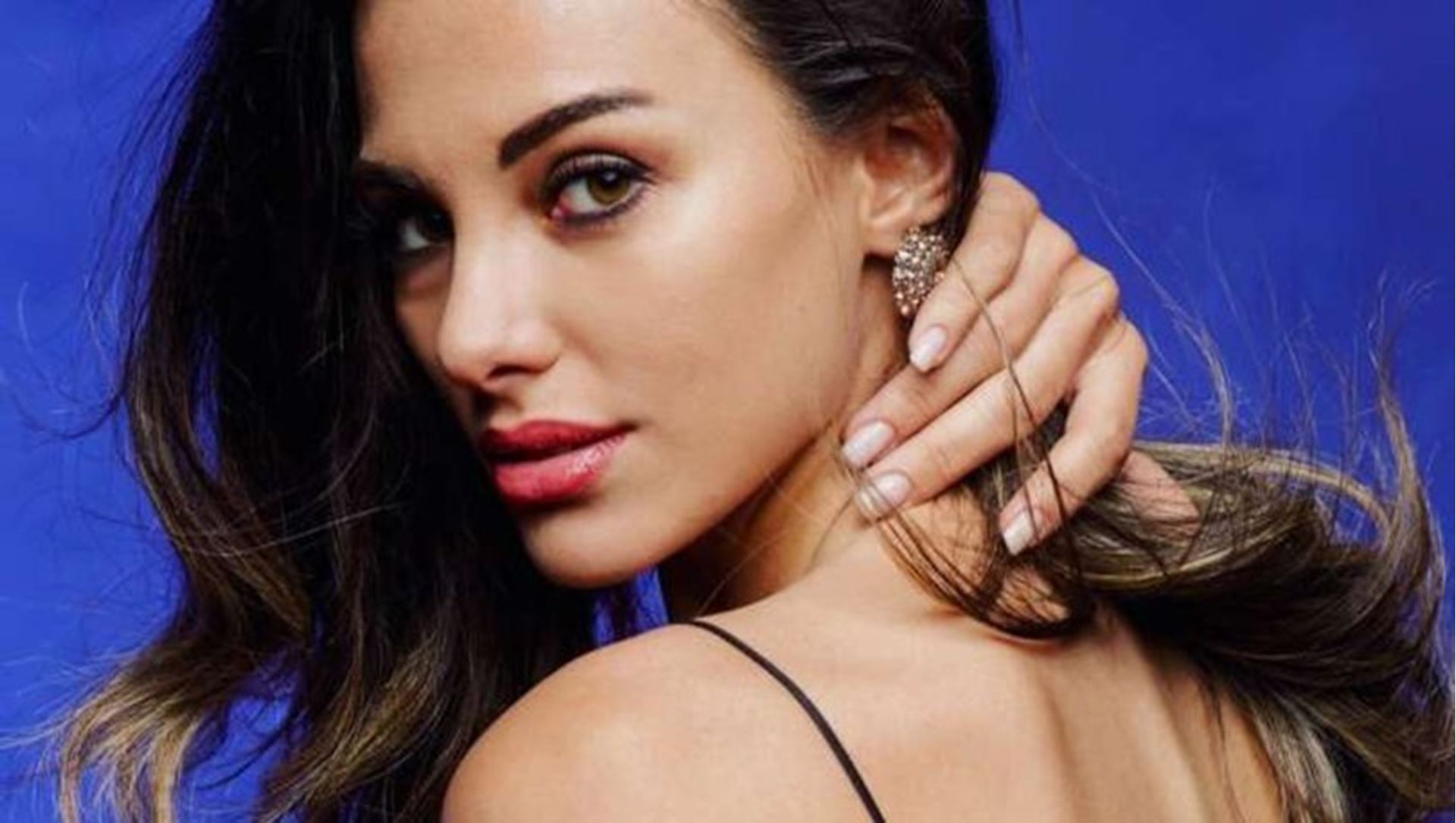 Tuvana Türkay kaslı vücudu ile sosyal medyayı salladı