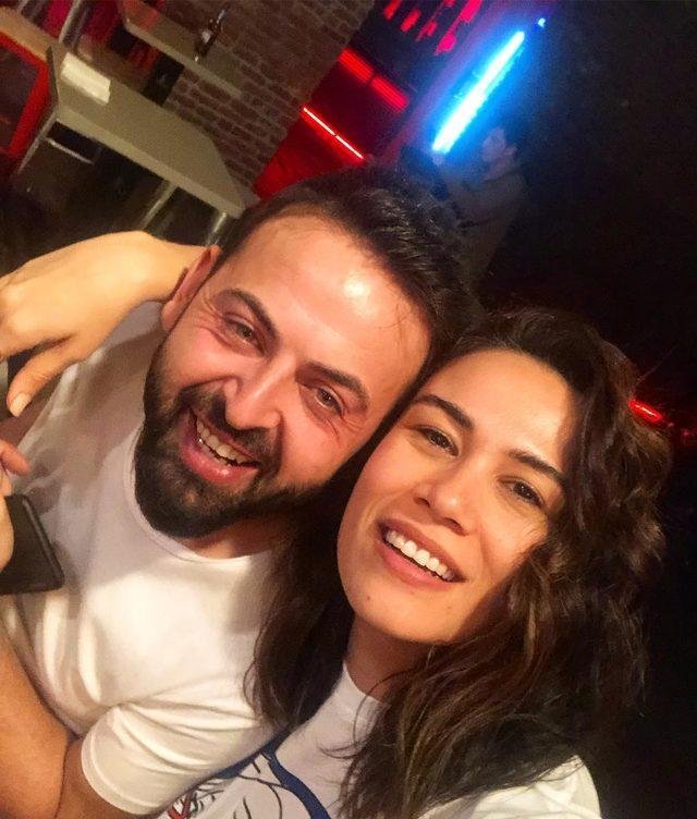 Evlilik Hakkında Her Şey'in Sergen'i Sarp Akkaya'nın eşini gören şaşıp kaldı! O Ses Türkiye'nin yıldızı çıktı