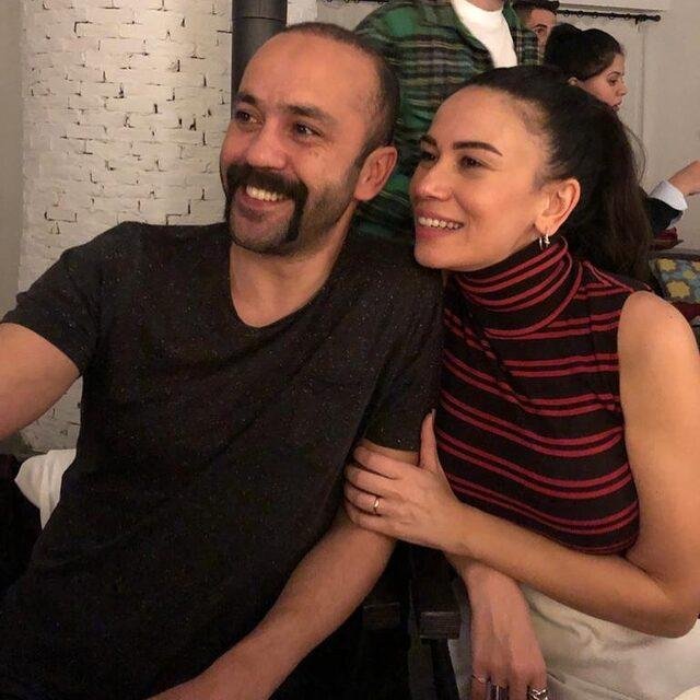 Evlilik Hakkında Her Şey'in Sergen'i Sarp Akkaya'nın eşini gören şaşıp kaldı! O Ses Türkiye'nin yıldızı çıktı